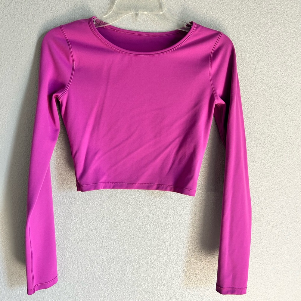Wunder train cropped long sleeve shirt